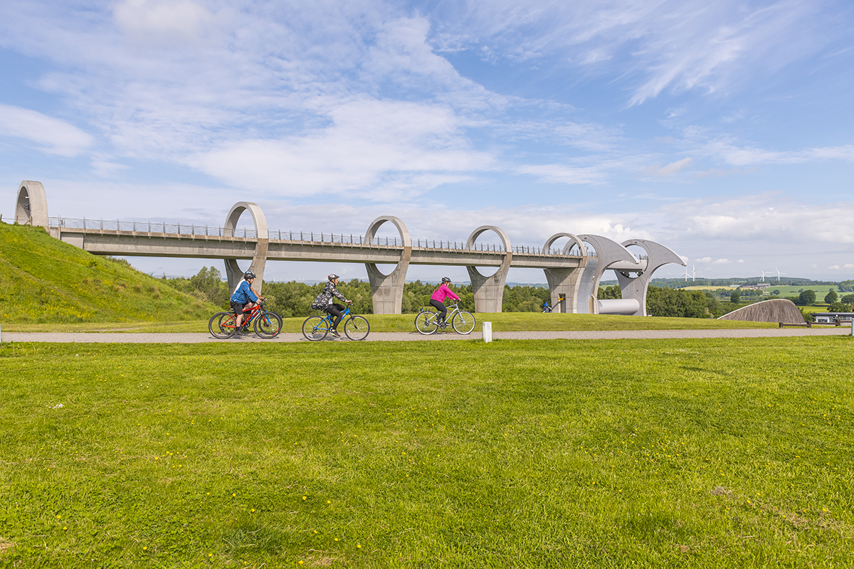 ‘HArTT Cycle Route is created out of a staggering 500km of cycleway, this 16 mile circular route begins at The Helix. Photo VisitScotland / Luigi Di Pasquale’
