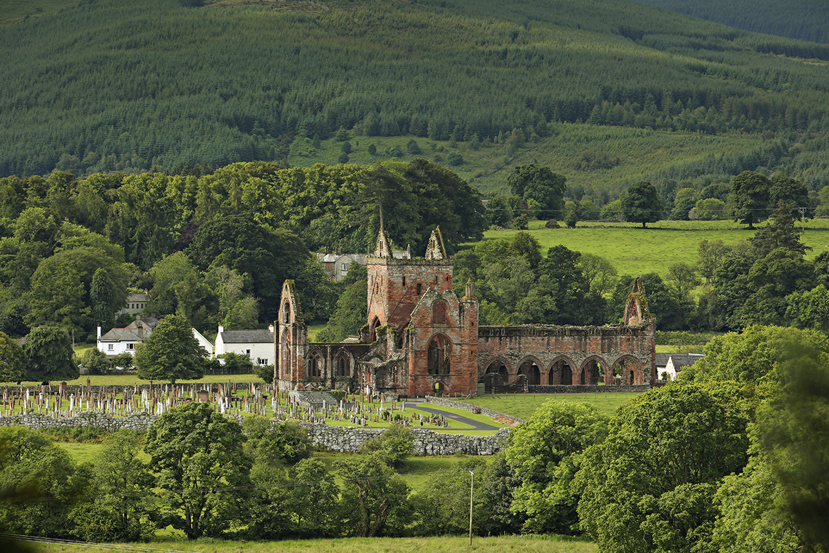 ‘Ruins of Sweetheart Abbey (dating from the 13C) at New Abbey, south of Dumfries Photo VisitScotland / Paul Tomkins’